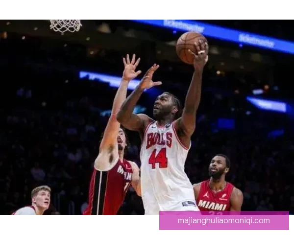 芝加哥公牛击败纽约尼克斯以135-125豪取胜利 双方激战至最后时刻