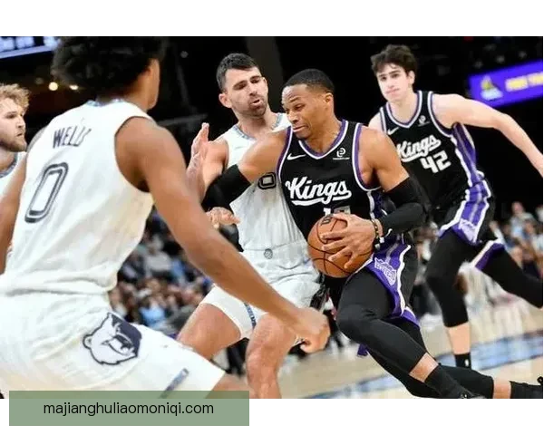 灰熊主场鏖战不敌国王终场比分落后九分